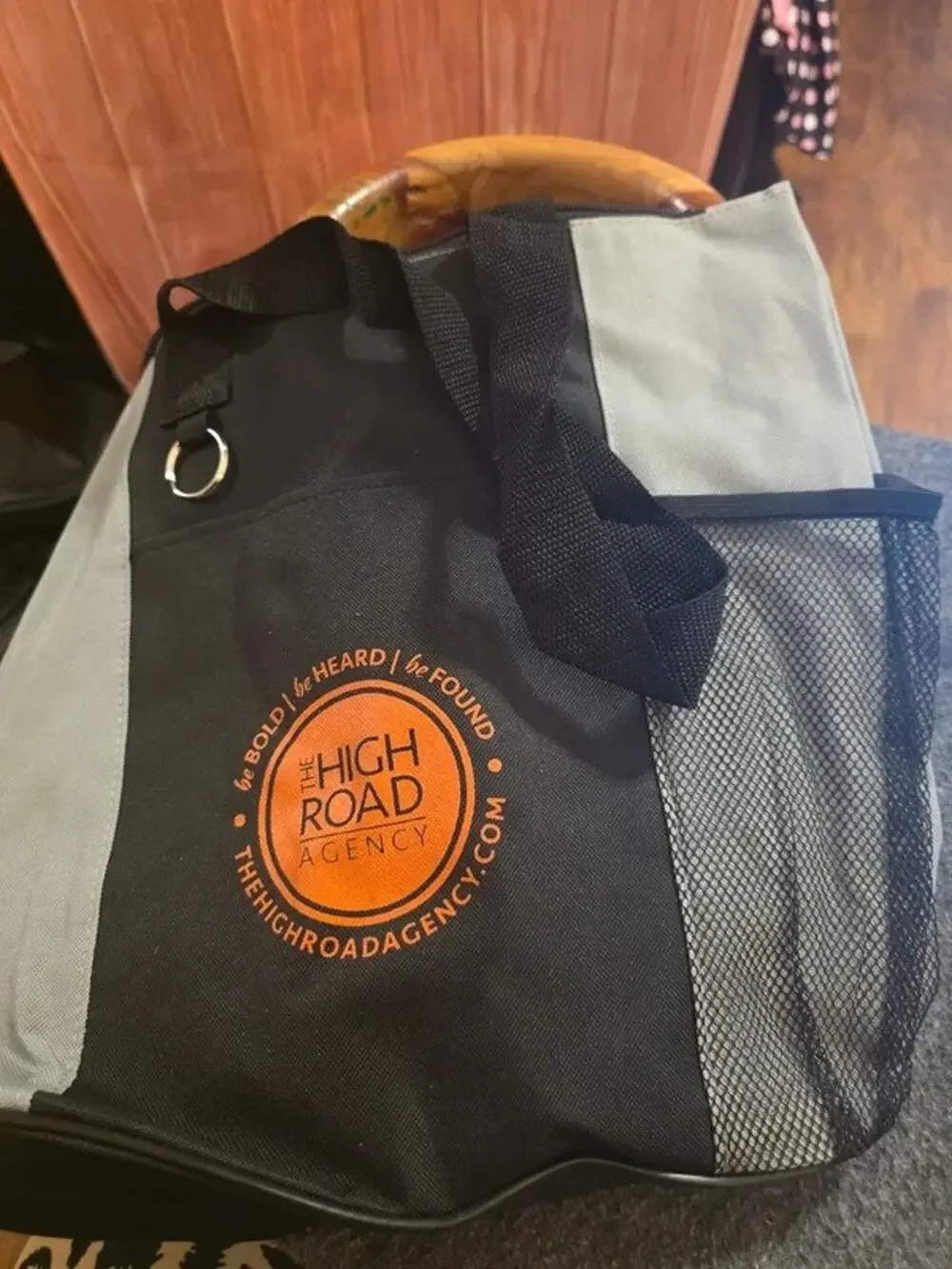 The High Road Agency Black Gray Canvas Zip Tote Bag Mesh Bottle Beach Shopper